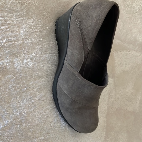 Dansko Gray Wedges - Picture 2 of 4